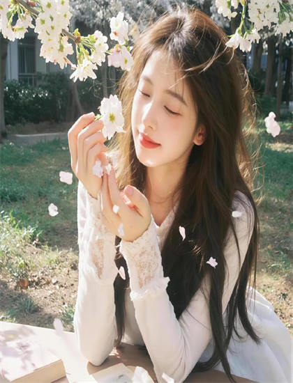 【幕后故事】美女食人族2喋血金三角的的创作历程与幕后花絮 了解优秀作品的创作秘密